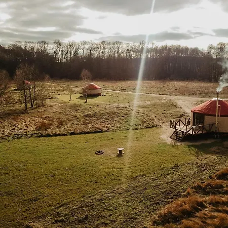 Laka Gwiazd Jurty Czapla Glamping *