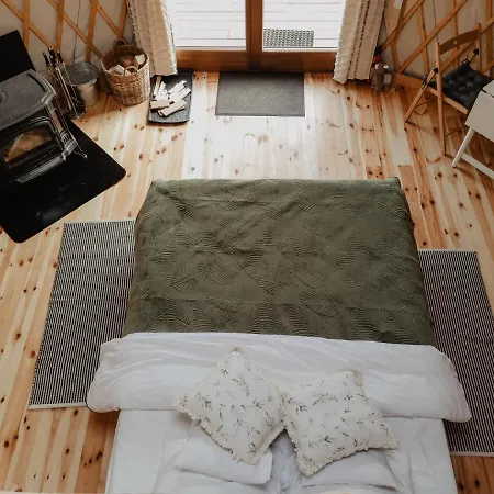 Laka Gwiazd Jurty Czapla Glamping *