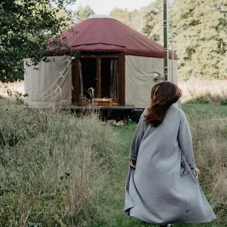 ラグジュアリーテント Glamping Jurty Czapla Wałcz