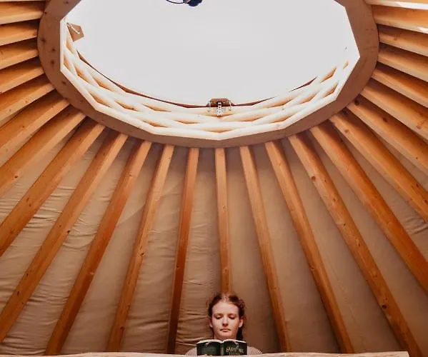 Glamping Jurty Czapla 豪华帐篷