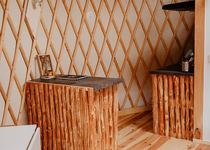 Glamping Jurty Czapla 豪华帐篷 Wałcz